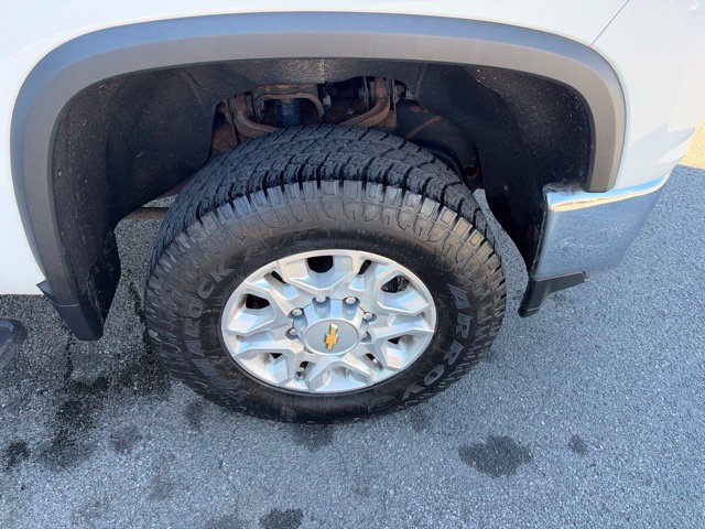 Used 2022 Chevrolet Silverado 2500 LTZ w/ Safety Package AWD/4WD image 9