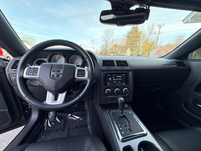 Used 2013 Dodge Challenger R/T image 19