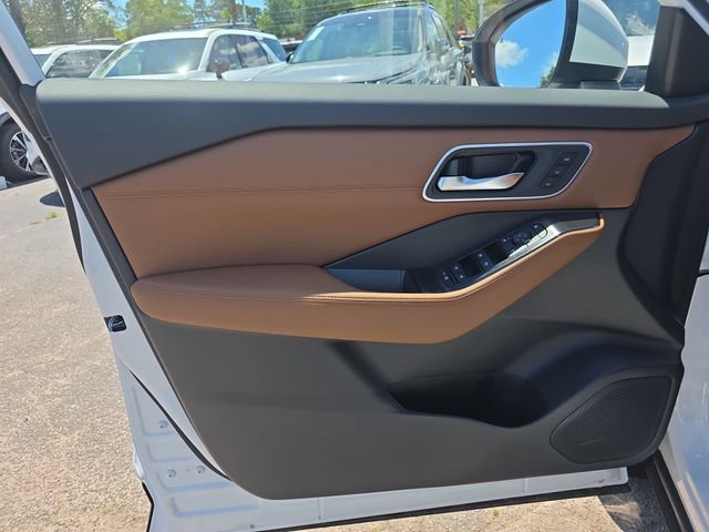 New 2026 Nissan Rogue Platinum w/ Platinum Premium Package AWD/4WD image 13
