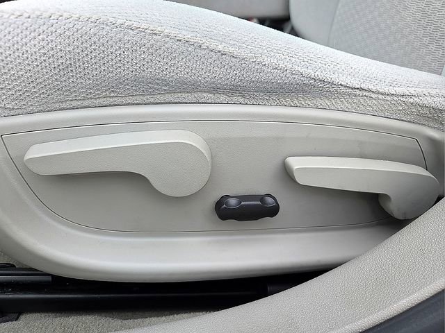 Used 2012 Chevrolet Impala LT FWD image 17