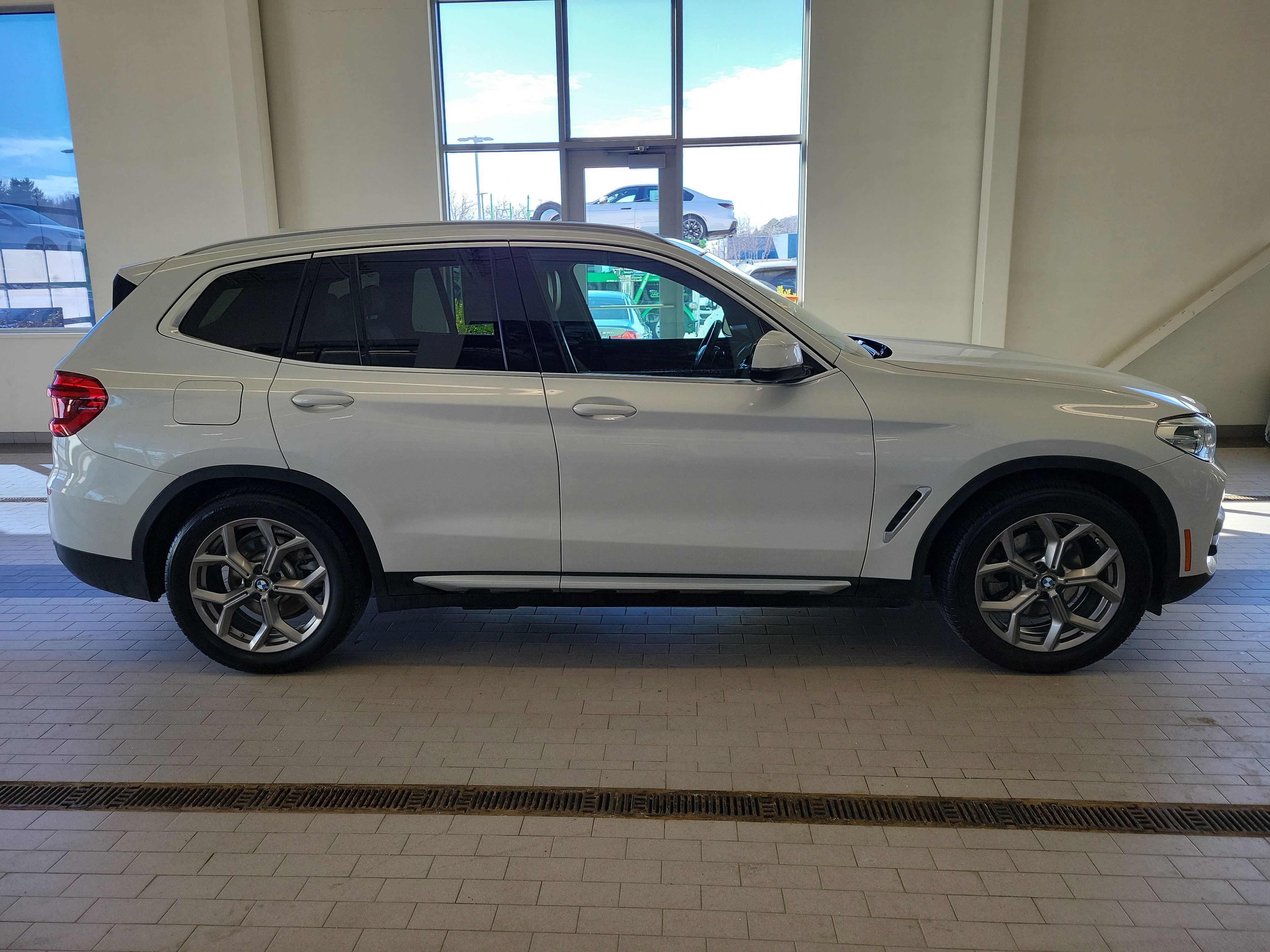 Used 2021 BMW X3 xDrive30e w/ Convenience Package image 4