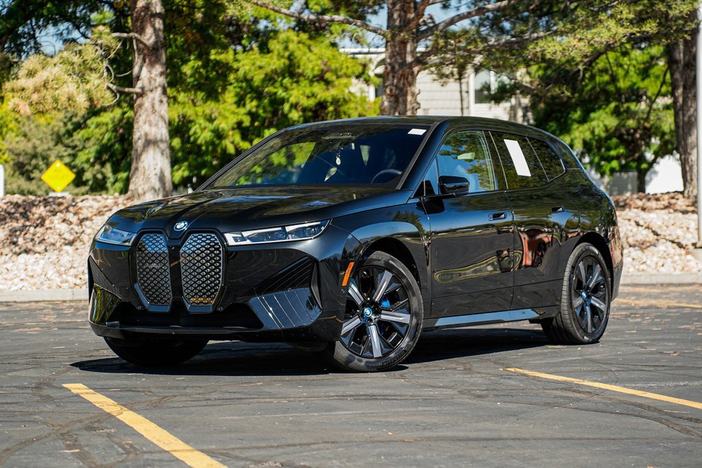 Used 2025 BMW iX xDrive50 w/ Premium Package image 1