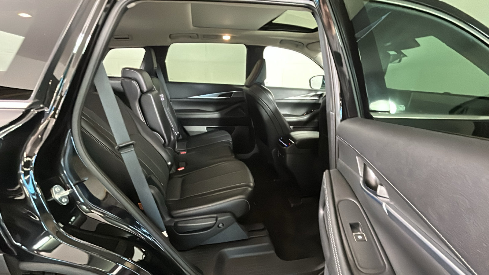 Used 2024 INFINITI QX60 Luxe AWD/4WD image 34