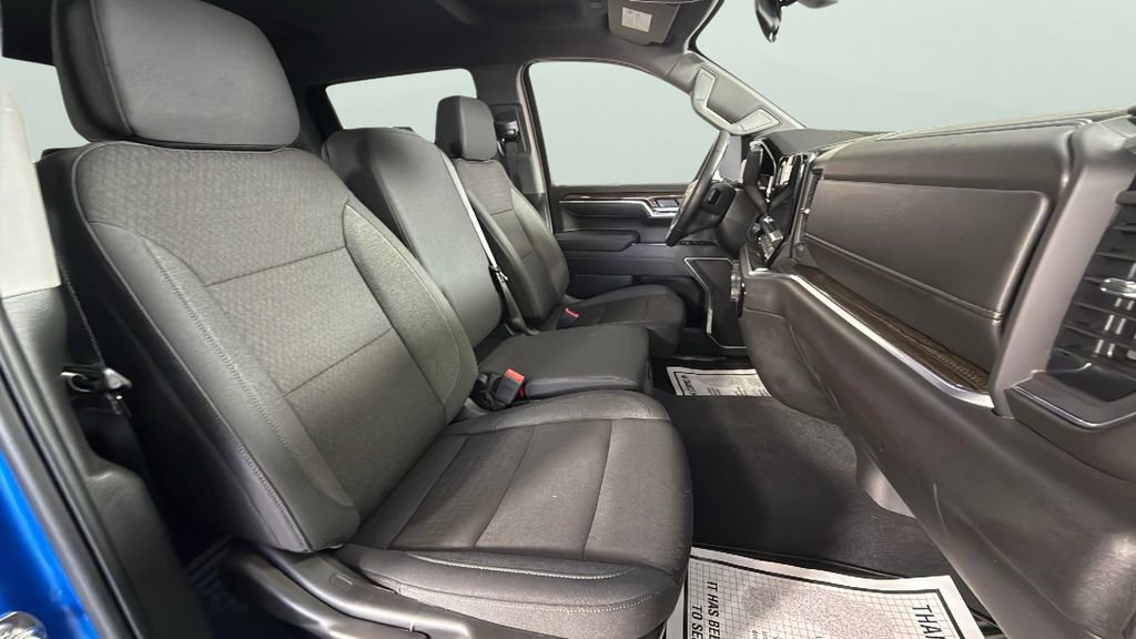 Used 2025 Chevrolet Silverado 1500 LT image 33