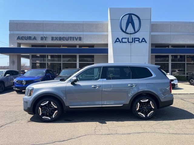Used 2025 Kia Telluride S AWD/4WD image 3