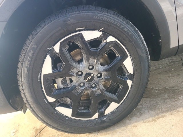 Used 2024 Kia Sorento S image 12