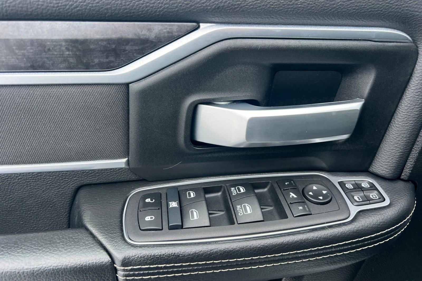 Used 2024 RAM 3500 Big Horn w/ Night Edition image 11