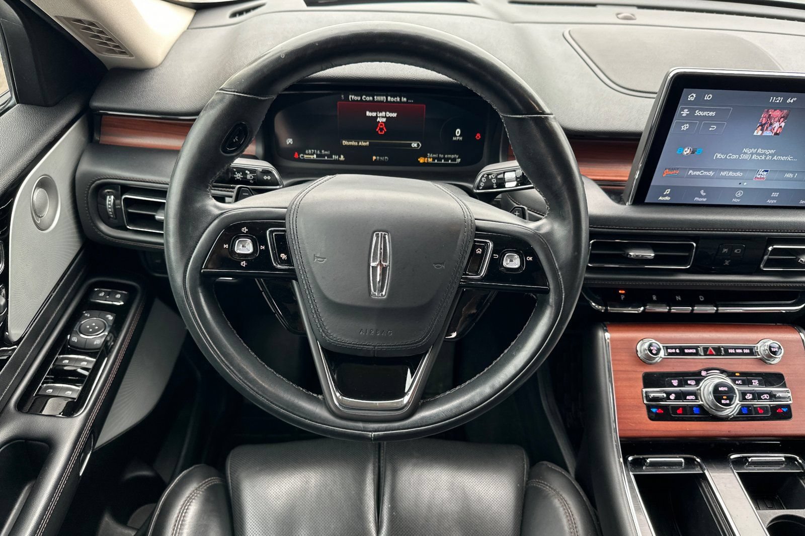 Used 2023 Lincoln Aviator Reserve w/ Equipment Group 201A AWD/4WD image 13