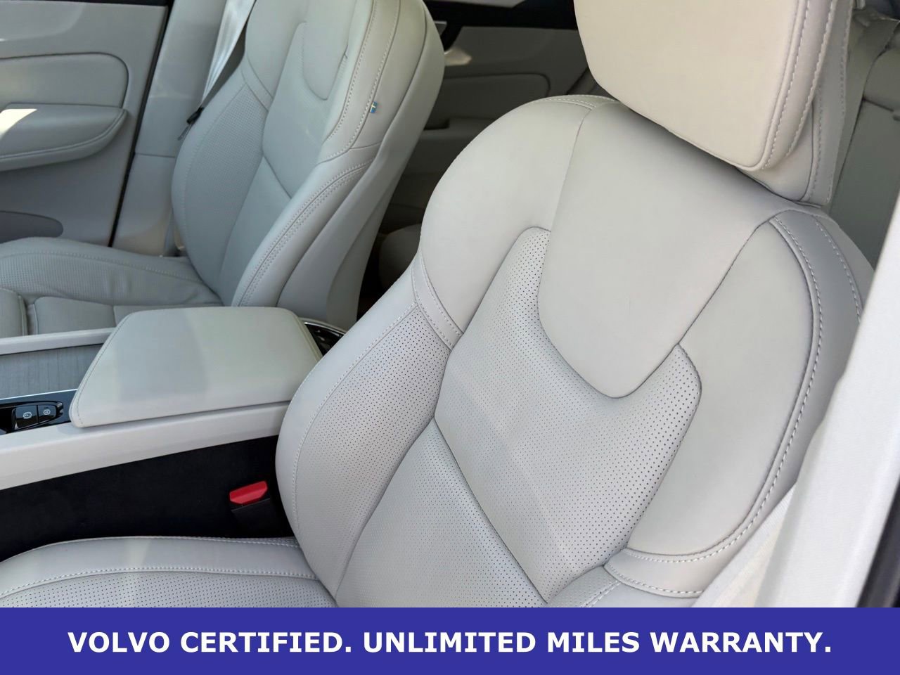 Certified 2023 Volvo XC60 B5 Ultimate w/ Climate Package image 29