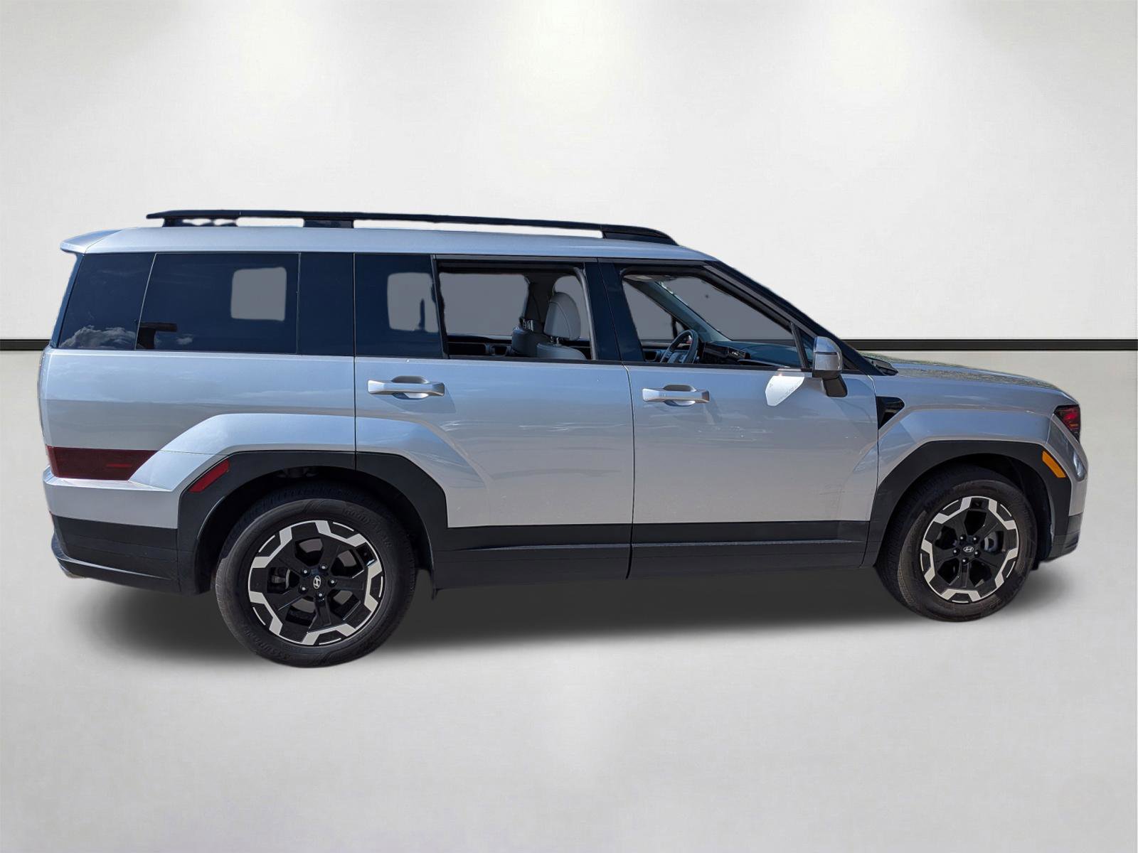 Used 2024 Hyundai Santa Fe SEL image 3