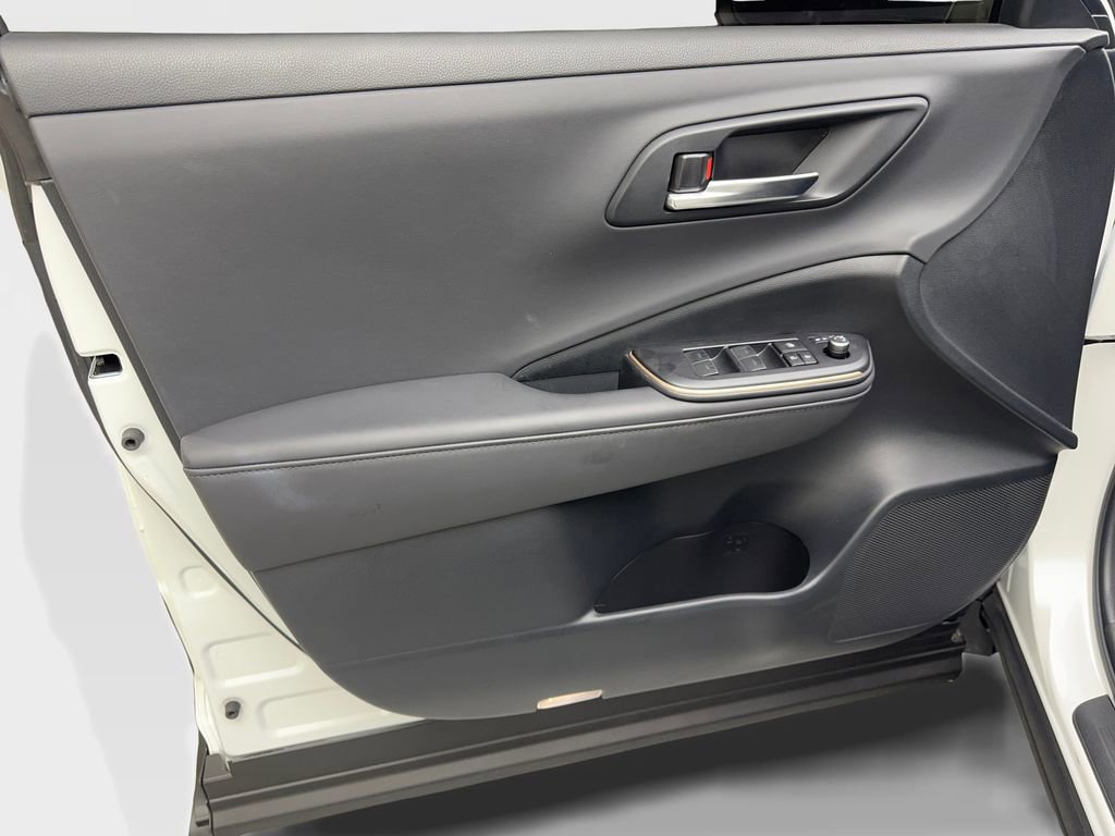 Used 2023 Toyota Crown XLE image 31