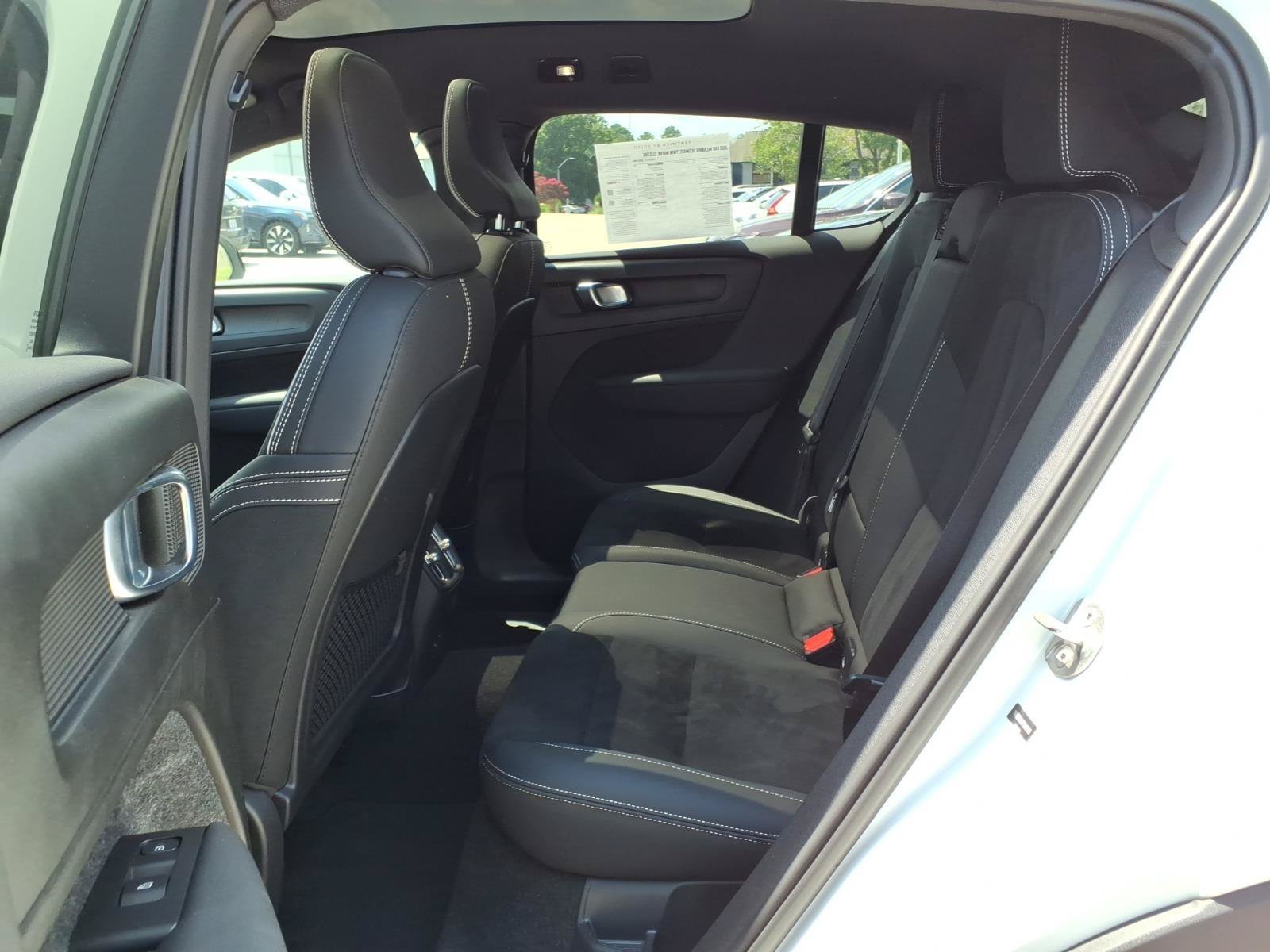 Certified 2023 Volvo C40 P8 Recharge Ultimate AWD/4WD image 5