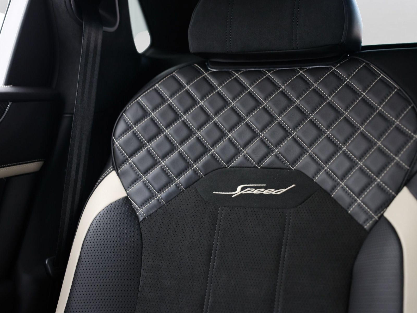 Used 2021 Bentley Bentayga Speed AWD/4WD image 38