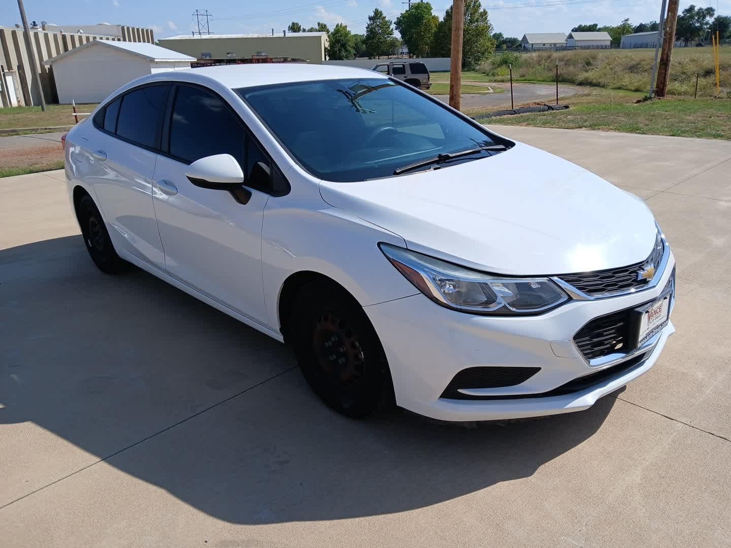 Used 2017 Chevrolet Cruze LS FWD image 7
