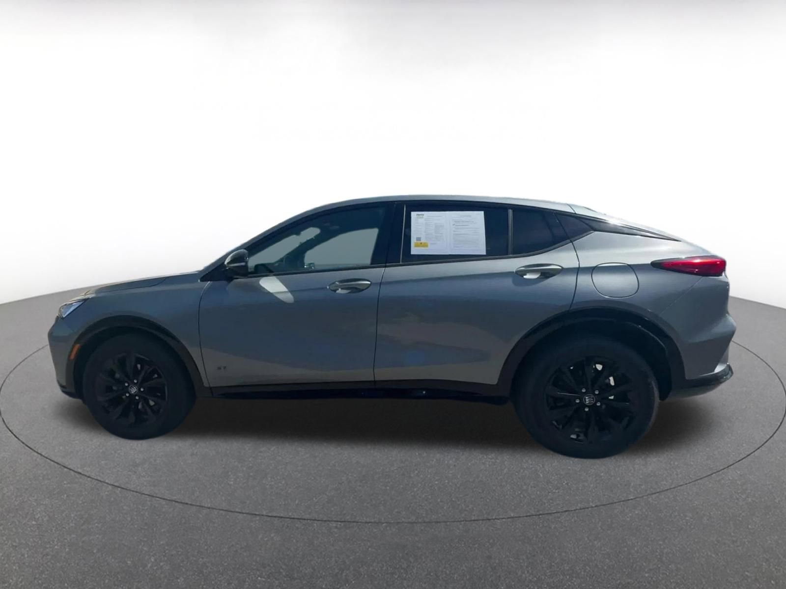 Used 2025 Buick Envista Sport Touring image 9