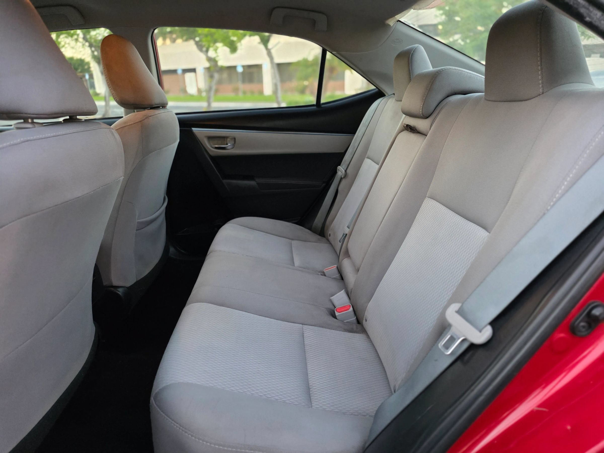 Used 2016 Toyota Corolla LE FWD image 12