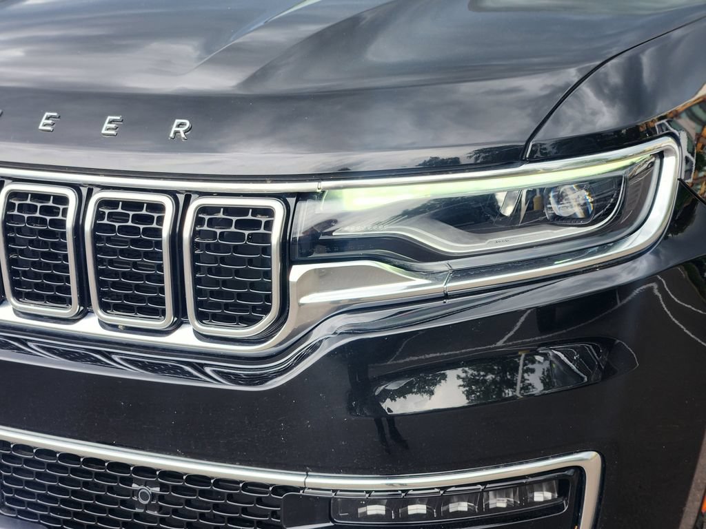Used 2025 Jeep Wagoneer L 4WD image 9