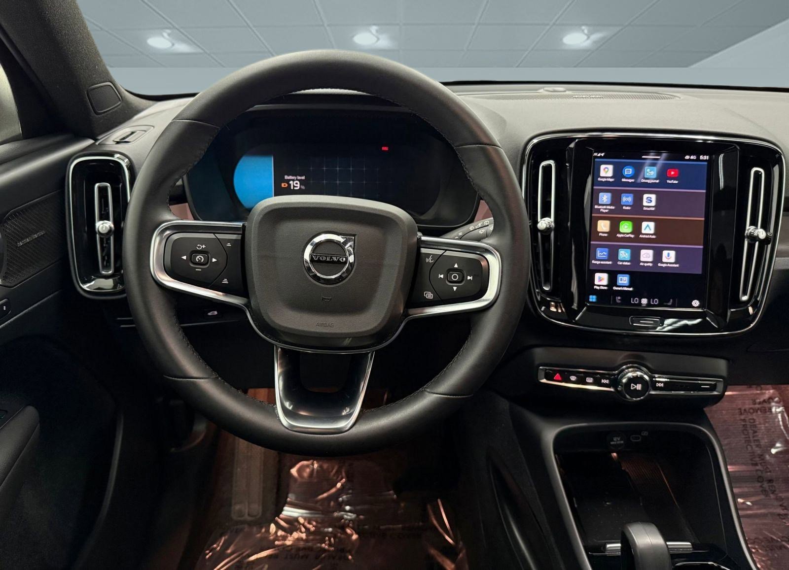 Used 2024 Volvo XC40 Recharge Ultimate w/ Protection Package Premier image 25