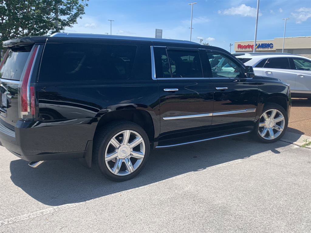 Used 2020 Cadillac Escalade ESV Luxury AWD/4WD image 3
