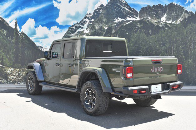 Used 2023 Jeep Gladiator Rubicon w/ Cold Weather Group AWD/4WD image 9