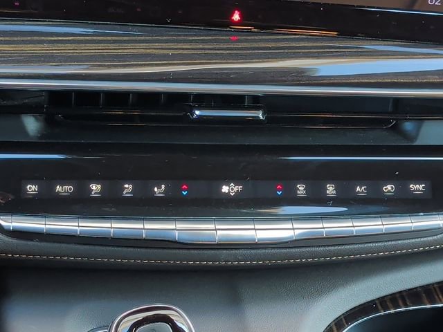 Certified 2023 Cadillac Escalade Premium Luxury image 4