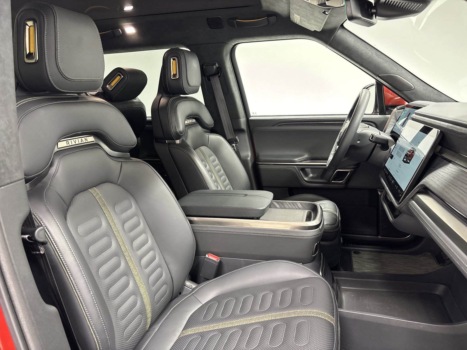 Used 2024 Rivian R1S Adventure image 24