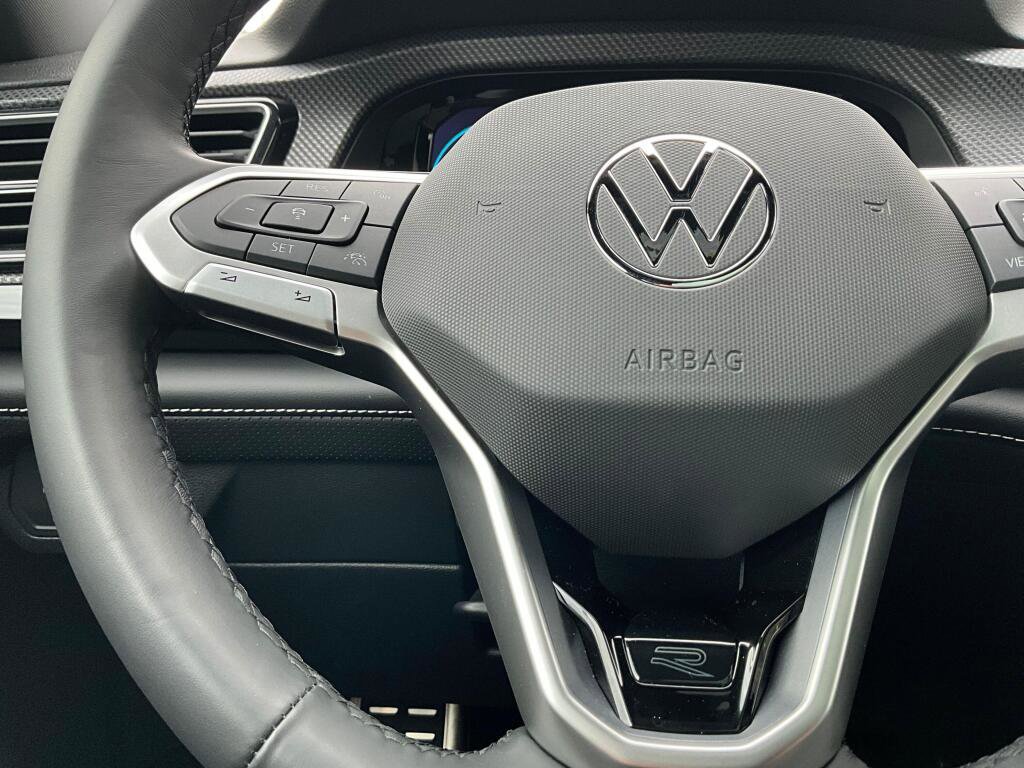 New 2026 Volkswagen Atlas Cross Sport SEL Premium R-Line image 22