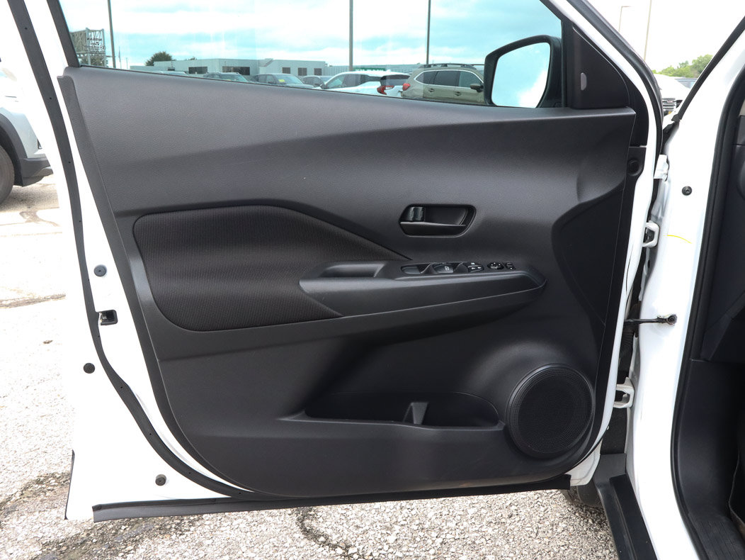 Used 2022 Nissan Kicks S FWD image 13