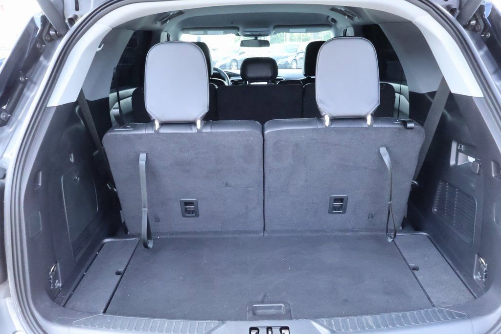 Used 2022 Ford Explorer XLT w/ Equipment Group 202A image 25