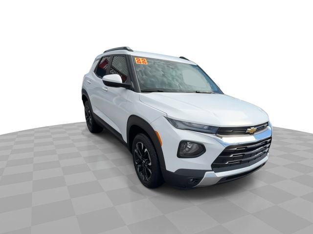 Used 2022 Chevrolet TrailBlazer LT w/ Convenience Package FWD image 2