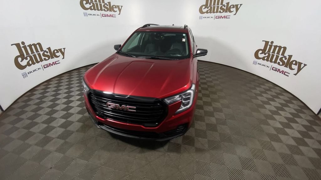 Used 2023 GMC Terrain SLT w/ Infotainment Package II AWD/4WD image 3