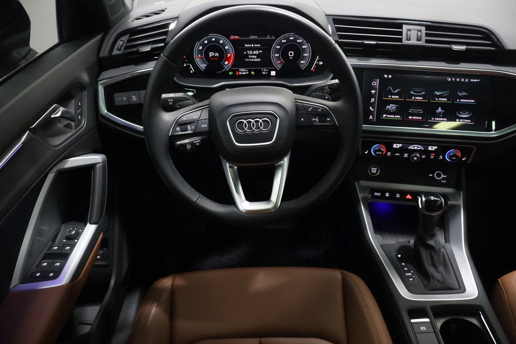 Used 2024 Audi Q3 2.0T Premium Plus w/ Premium Plus Package image 16