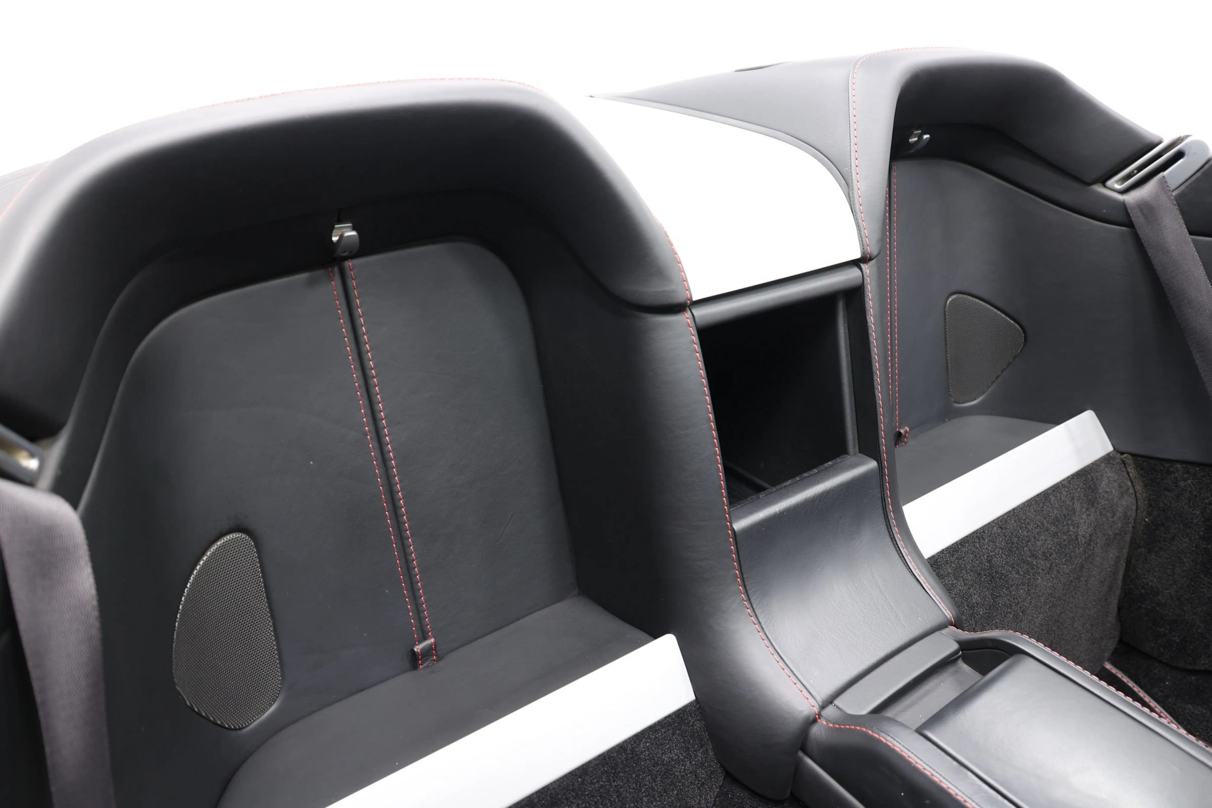 Used 2016 Aston Martin V8 Vantage GT RWD image 57