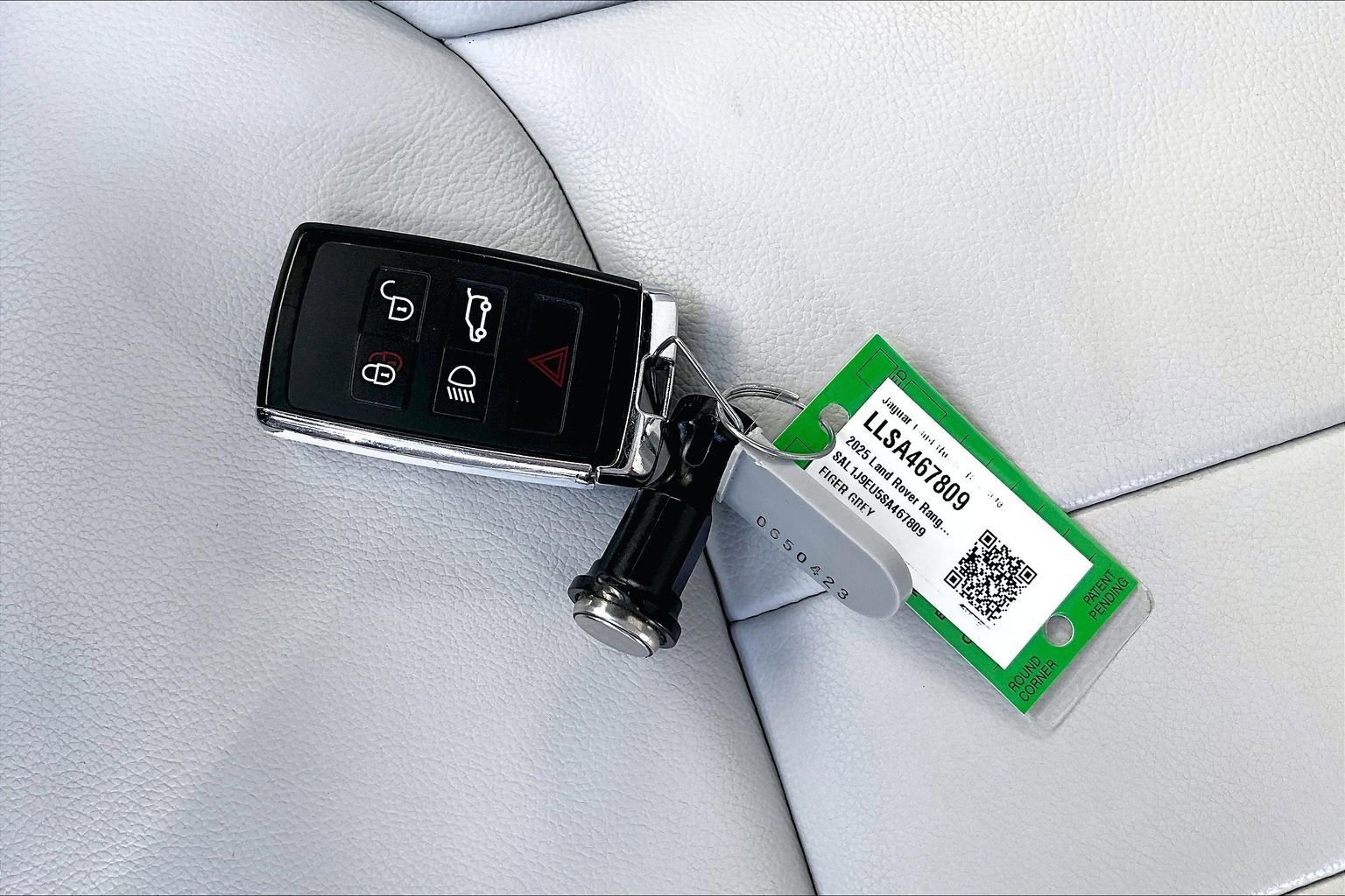 Used 2025 Land Rover Range Rover Sport image 11