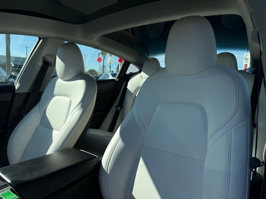 Used 2022 Tesla Model 3 Long Range image 16