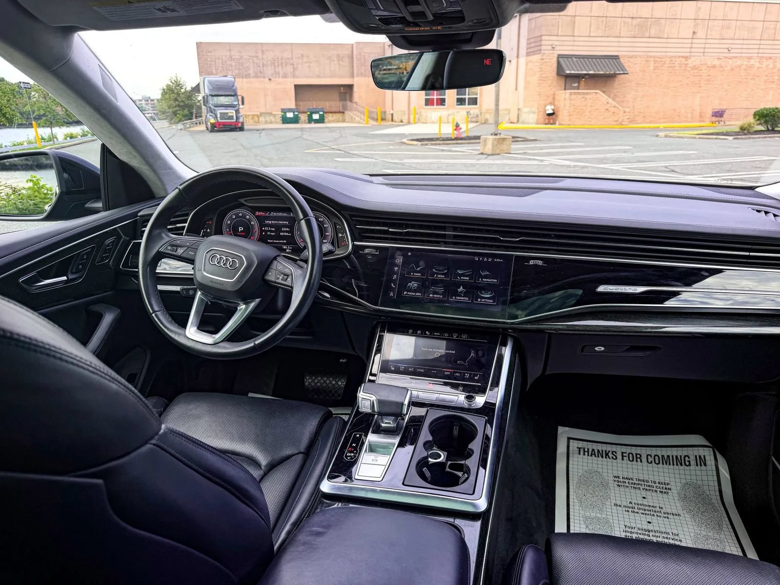 Used 2023 Audi Q8 Prestige AWD/4WD image 25