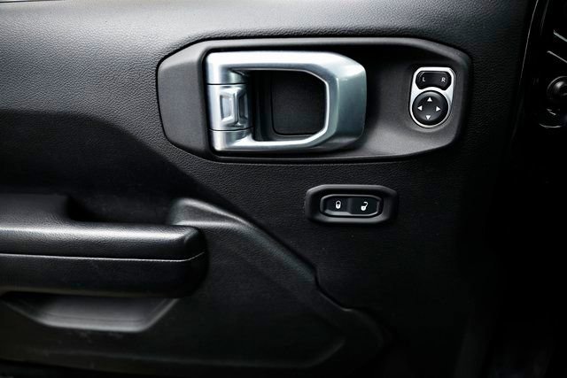 Used 2021 Jeep Gladiator Willys image 16