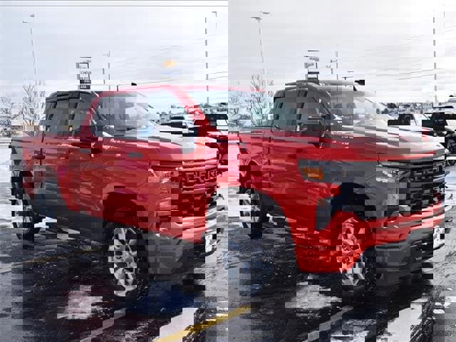 Used 2023 Chevrolet Silverado 1500 Custom image 2