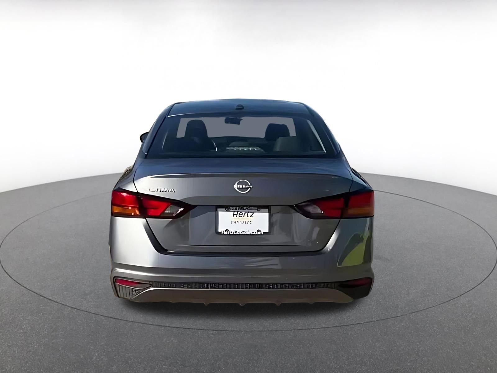 Used 2025 Nissan Altima 2.5 SV FWD image 9