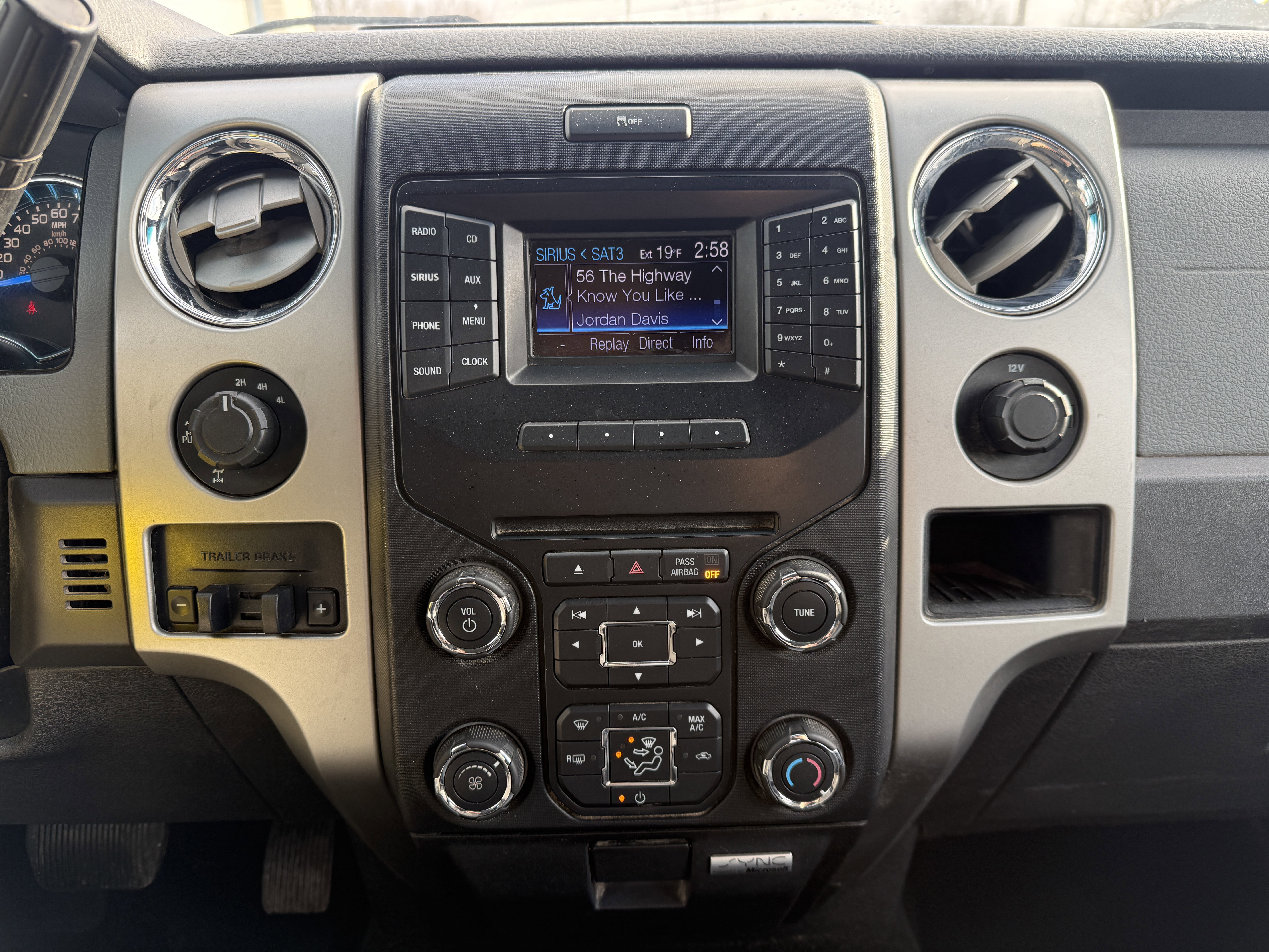 Used 2013 Ford F150 XLT w/ Luxury Equipment Group image 29