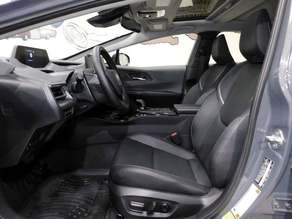 Used 2024 Toyota Prius XLE image 32