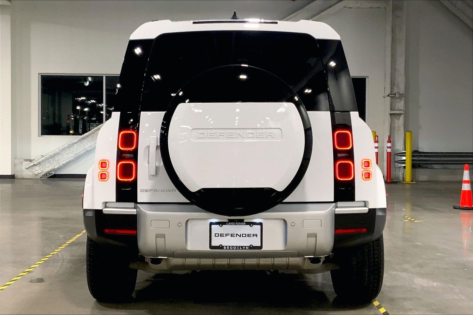 Used 2024 Land Rover Defender 110 S image 4