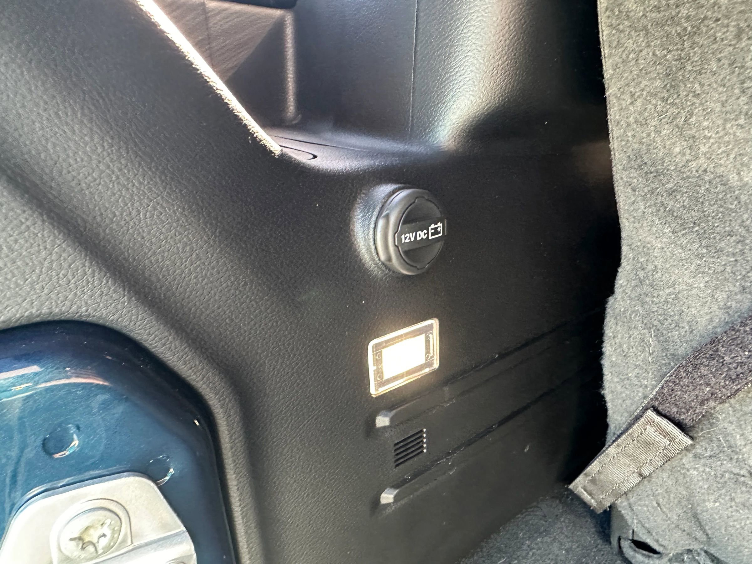 Used 2025 Jeep Wrangler Sport image 27