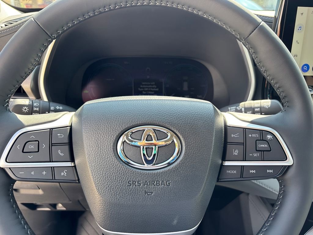 New 2026 Toyota Highlander Limited image 13