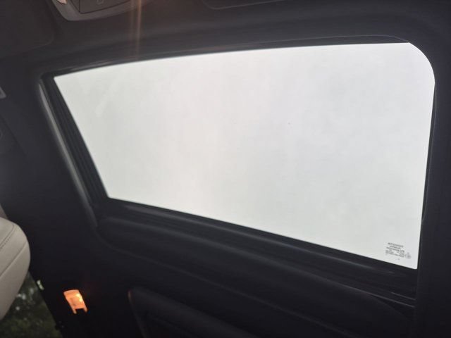 Certified 2025 Toyota Sienna Limited AWD/4WD image 10