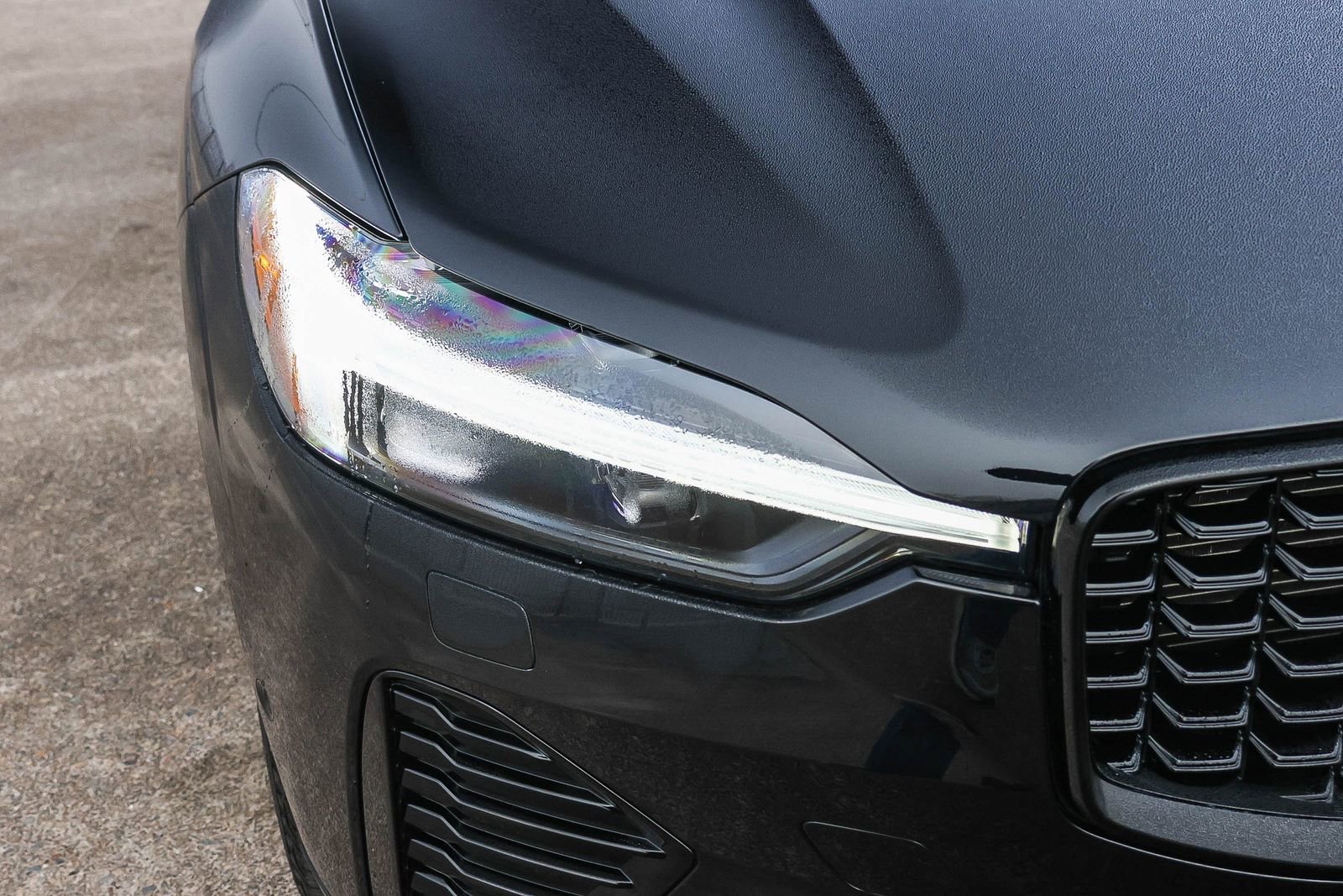 Used 2023 Volvo XC60 B5 Plus image 16