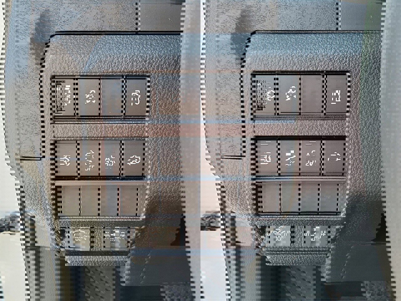 Used 2025 Toyota Tacoma Limited image 30