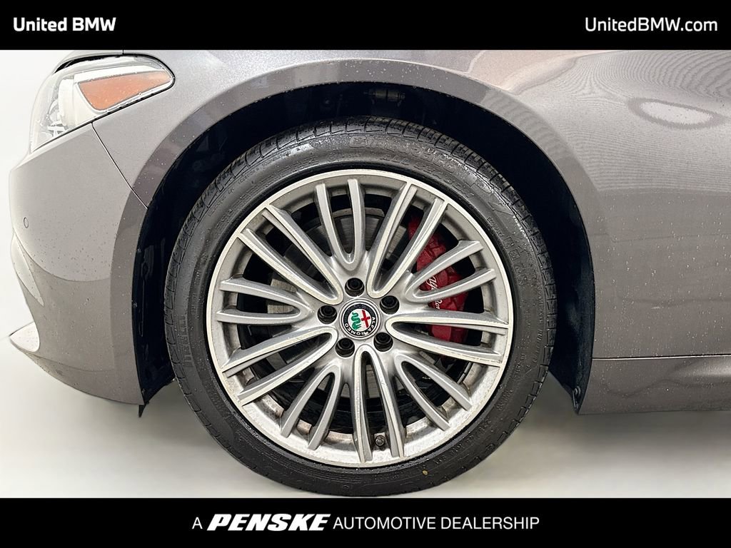 Used 2019 Alfa Romeo Giulia Ti w/ Quick Order Package 22X Lusso AWD/4WD image 2