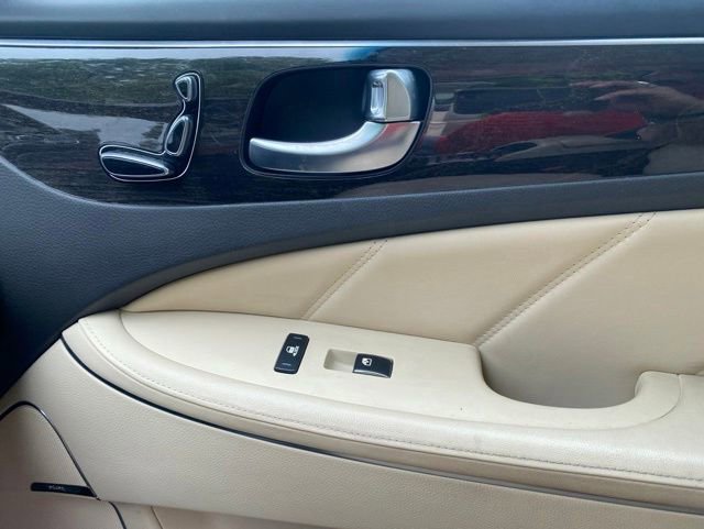 Used 2014 Hyundai Equus Signature RWD image 24