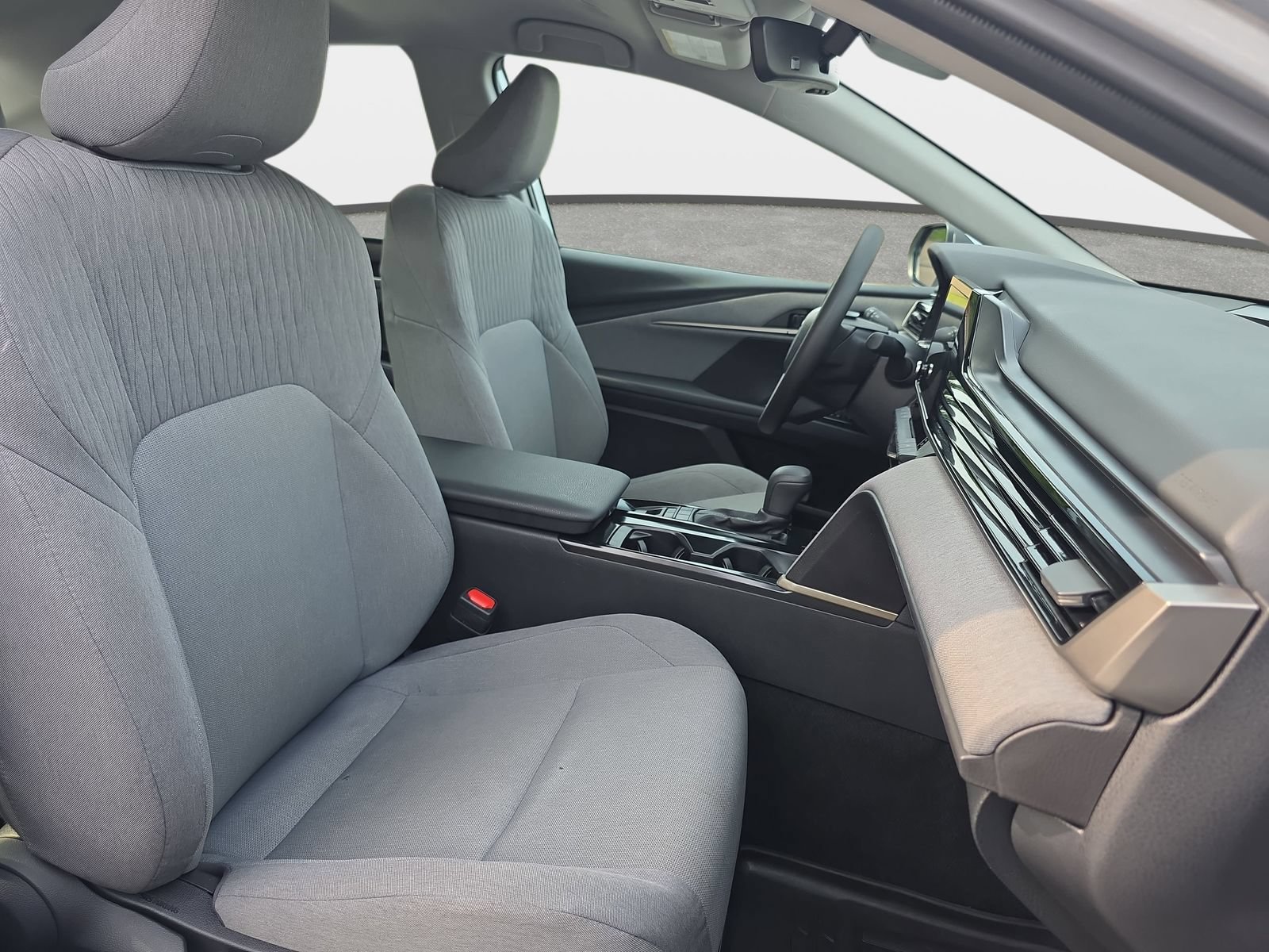 Used 2026 Toyota Camry LE w/ Convenience Package FWD image 10